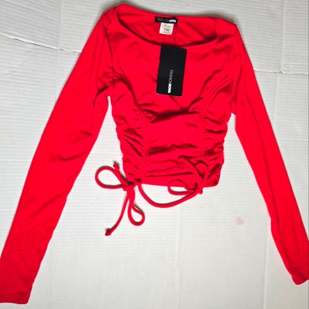 Fashion Nova NWT I'm Just Ruching Out Top